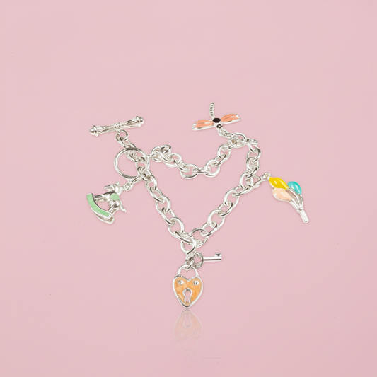 Heart charm bracelet with pink background